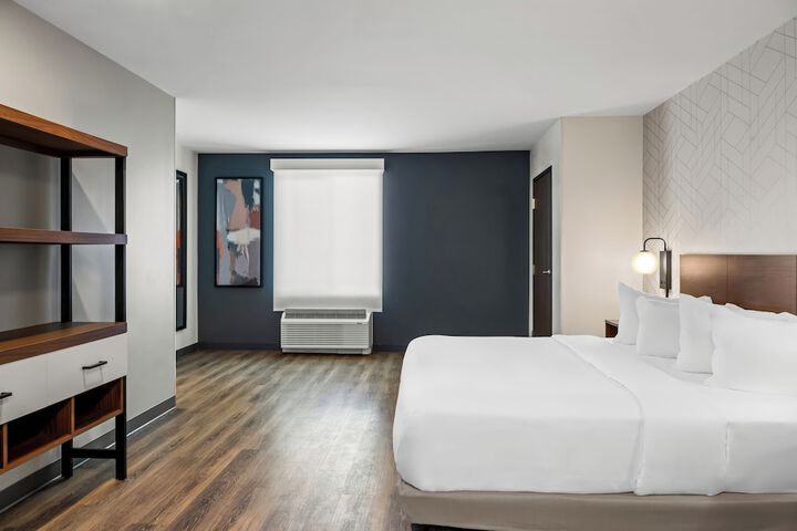 Room 17 of 44