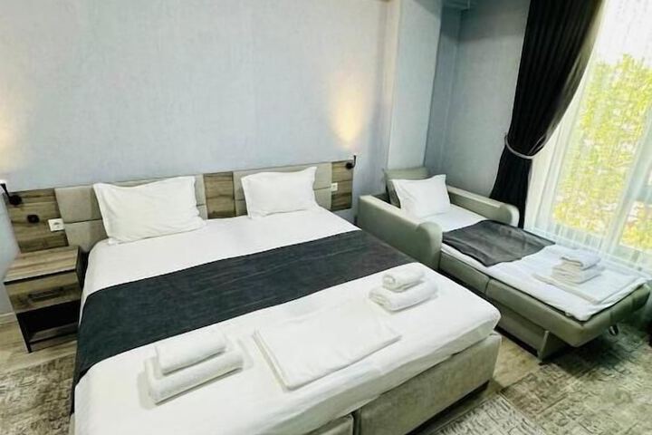 Room 37 of 62