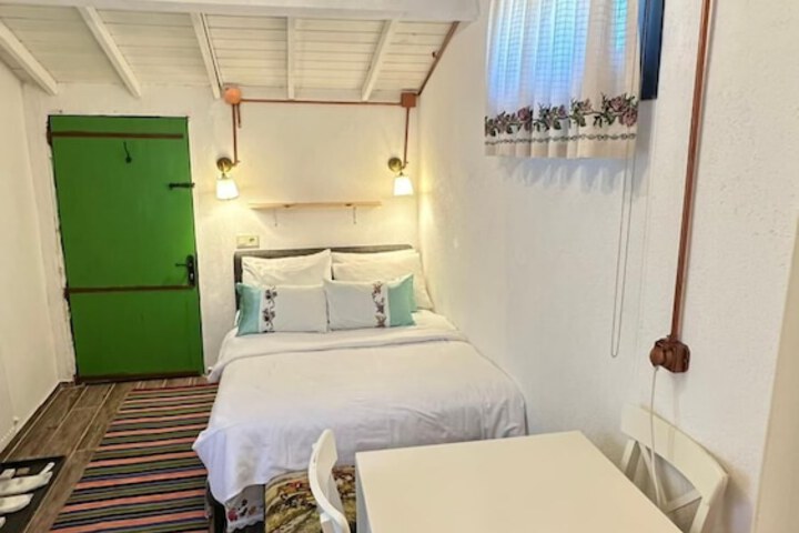 Room 108 of 187