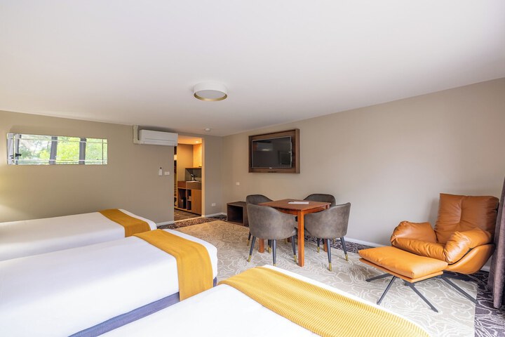 Room 11 of 43