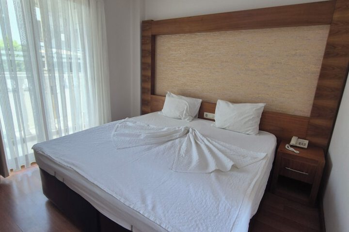 Room 3 of 26