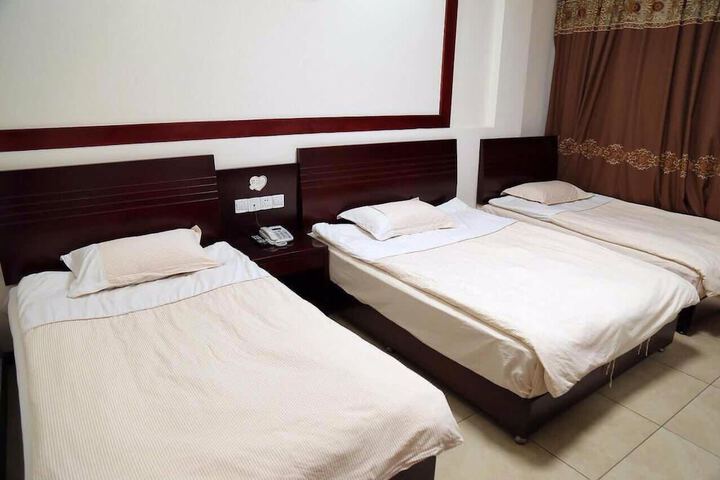Room 6 of 27