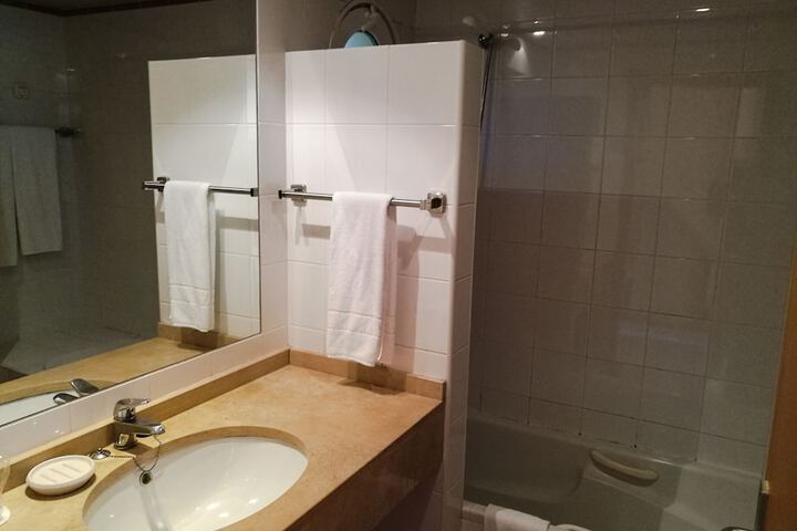 Room 12 of 42