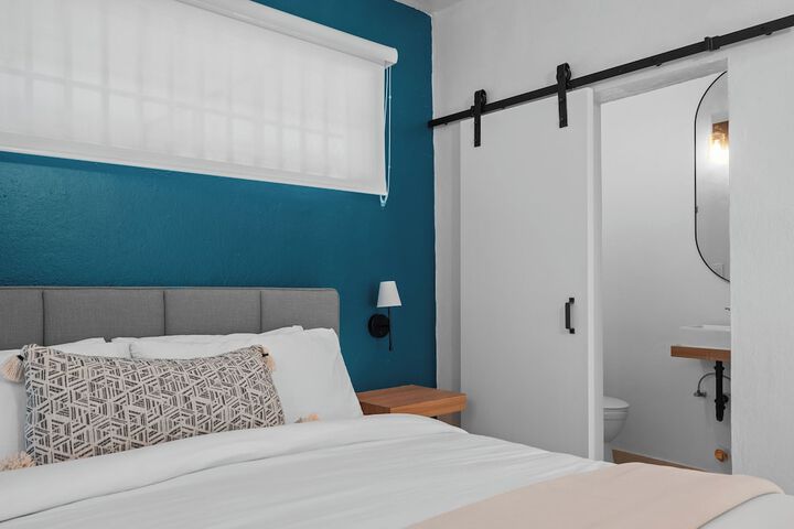 Room 25 of 118