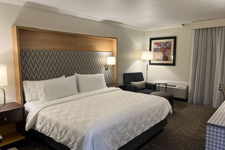Room 26 of 101
