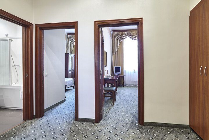 Room 3 of 55