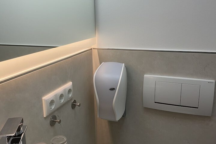 Room 160 of 221