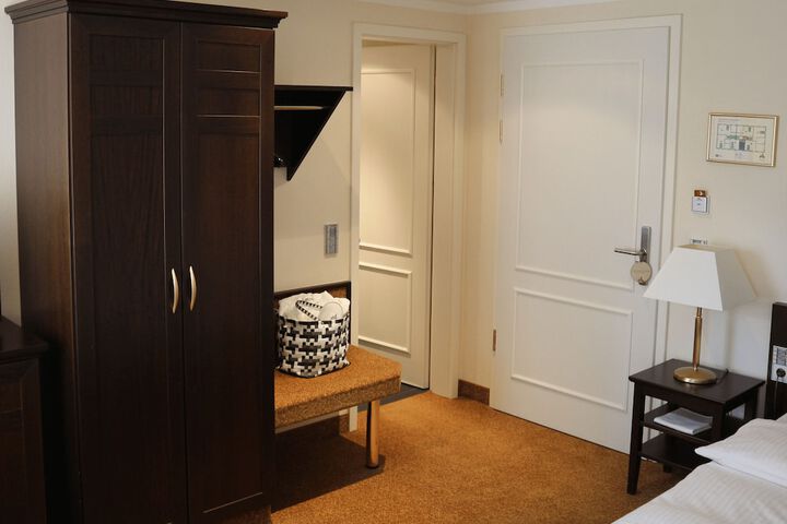 Room 30 of 84