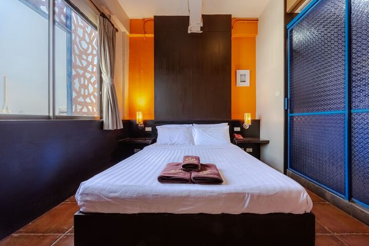 Room 30 of 53