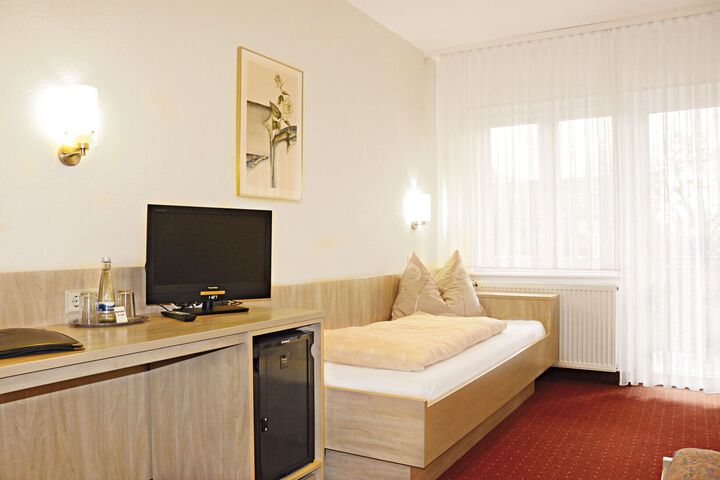 Room 7 of 8