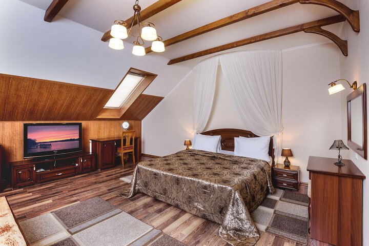 Room 10 of 63