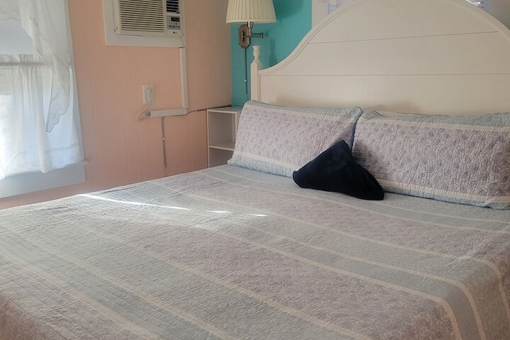 Room 8 of 86