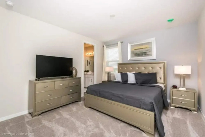 Room 5 of 25