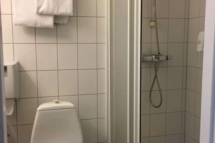 Room 34 of 46