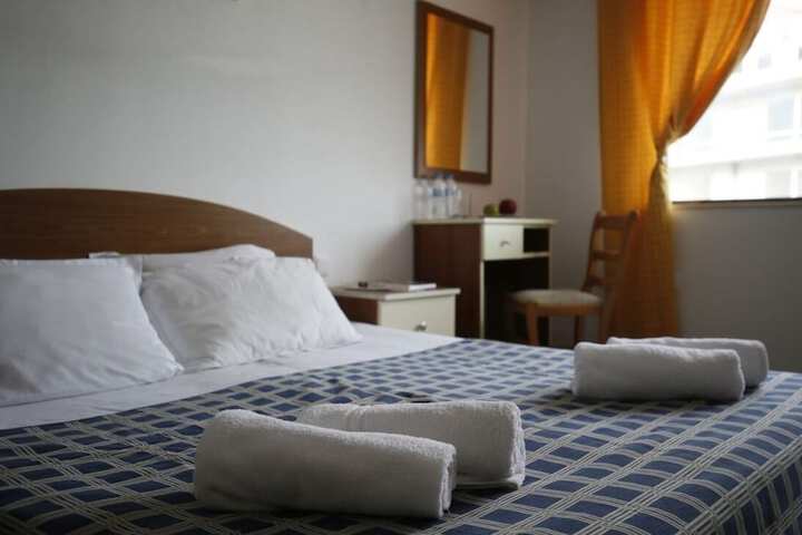 Room 6 of 35