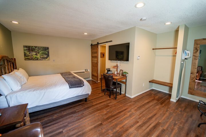 Room 27 of 48