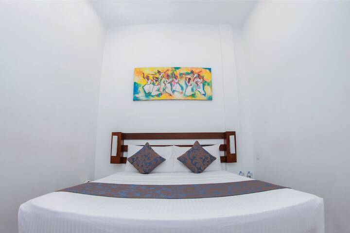 Room 11 of 36