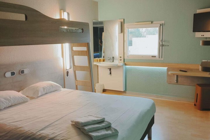 Room 9 of 70