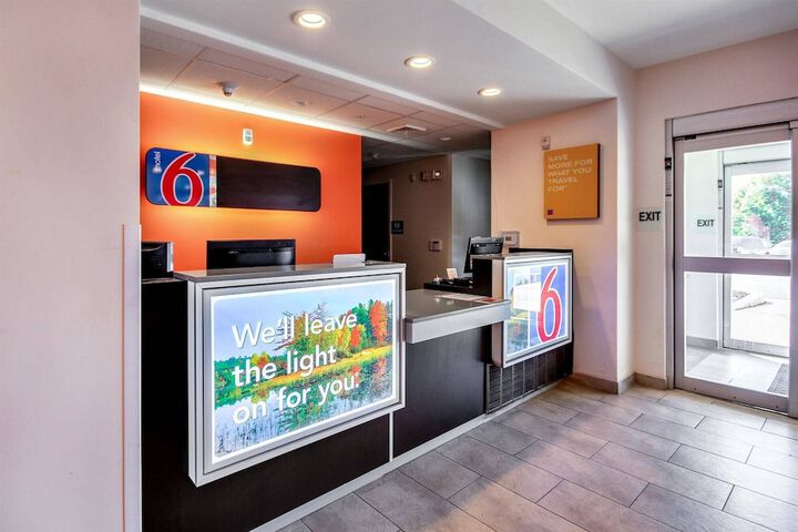 Entrance & Lobby
