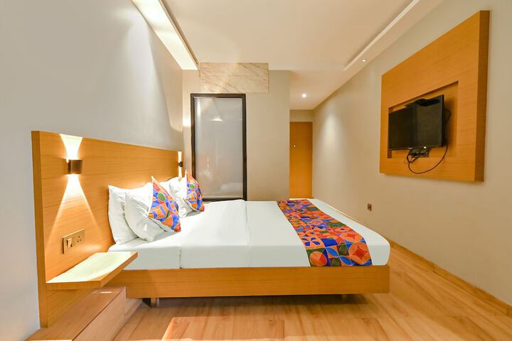 Room 15 of 32