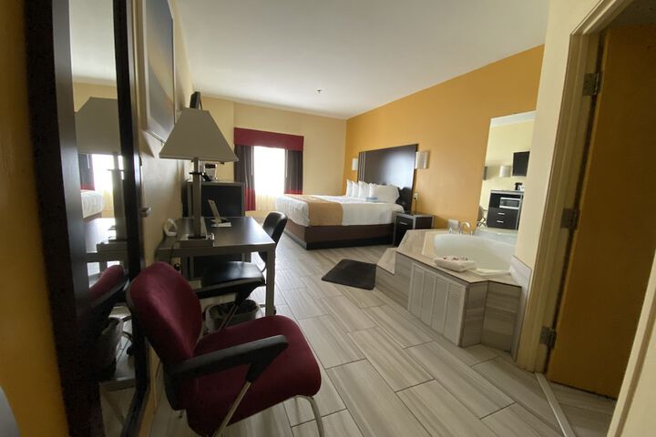 1 King Bed (8 of 15)