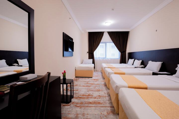 Room 32 of 49