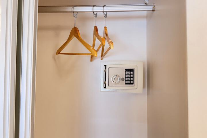 Room 15 of 33