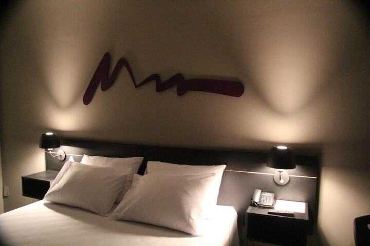 Room 9 of 27