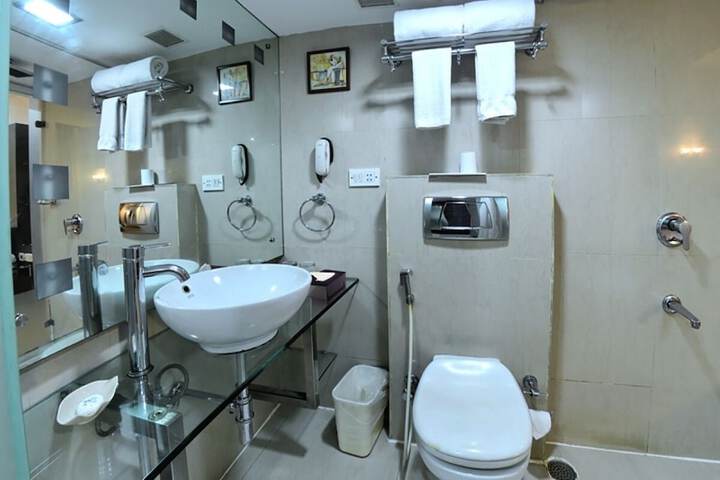 Room 37 of 63