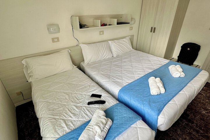 Room 17 of 41