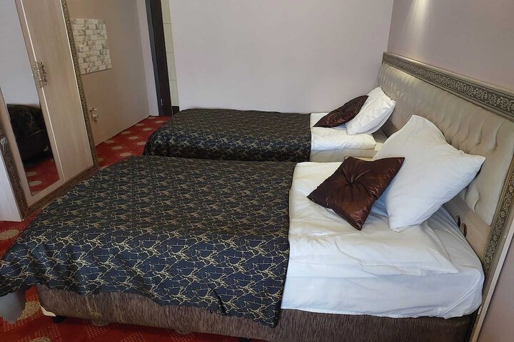 Room 2 of 28