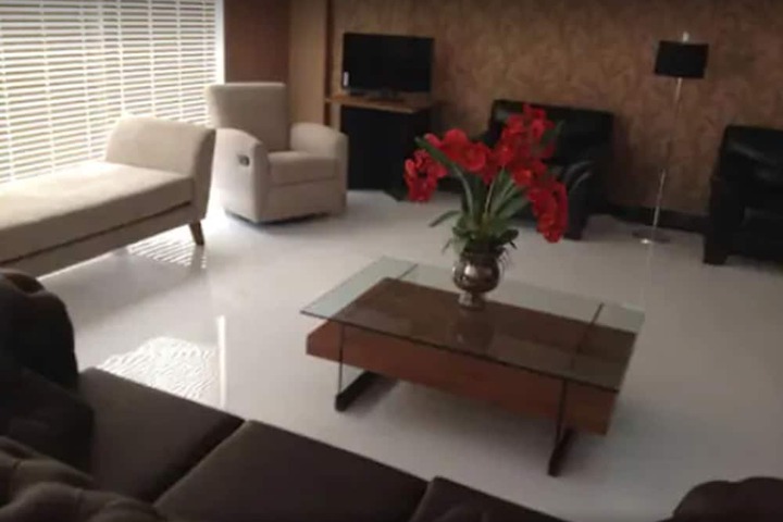 Guest Lobby