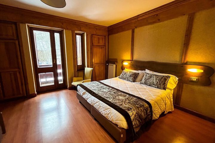 Room 21 of 38