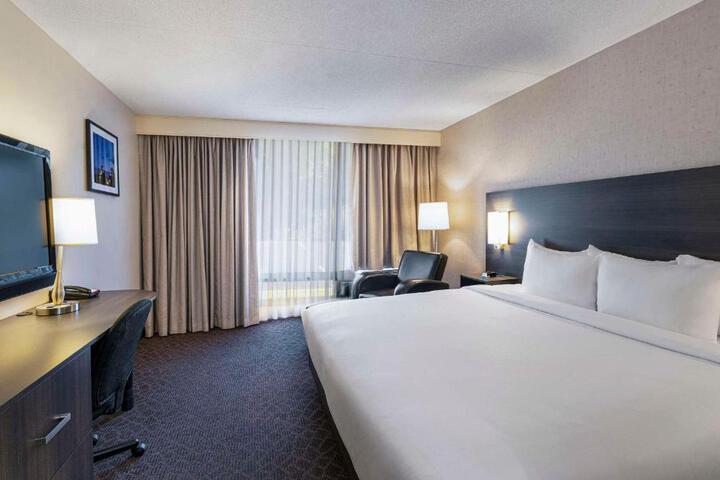 2 Double Beds