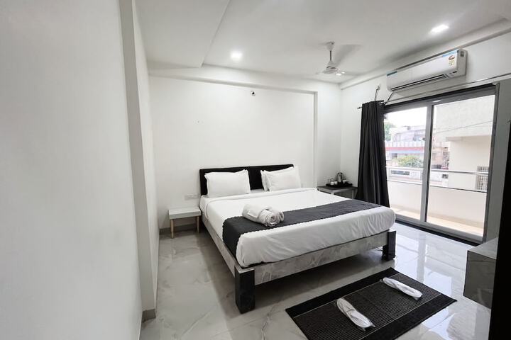 Room 11 of 29