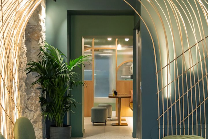 Hotel 4 of 64