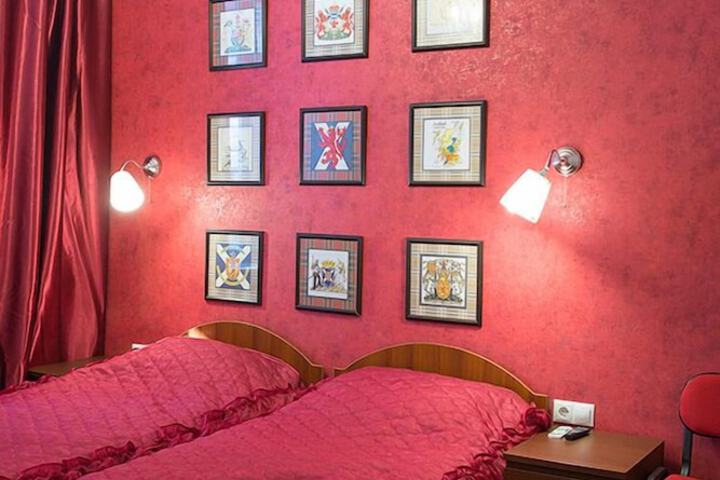 Room 11 of 79