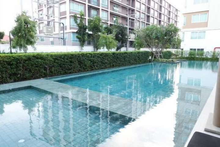 Hotel Pool