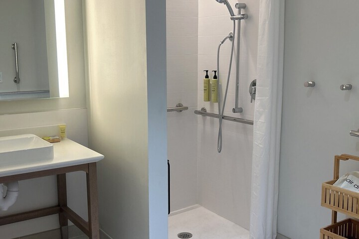 Room 55 of 100