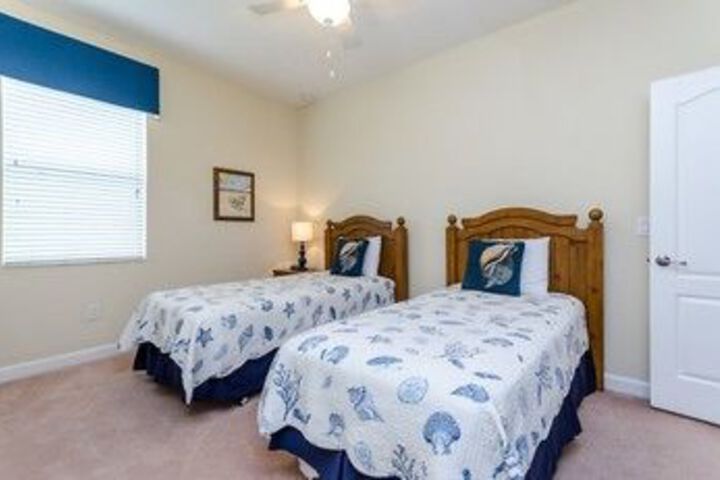 Room 10 of 25