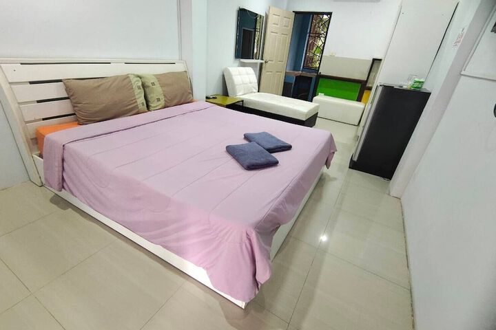Room 42 of 195
