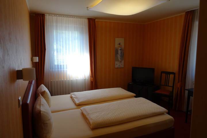 Room 5 of 35
