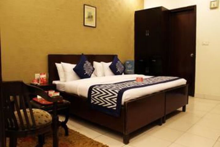 OYO Rooms Gurgaon Bus Stand 3