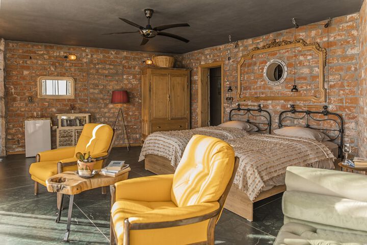 Room 9 of 20