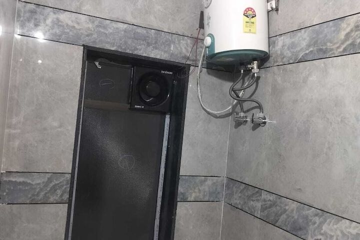 Room 10 of 15