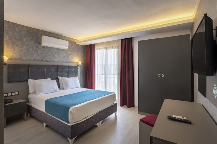 Room 8 of 26
