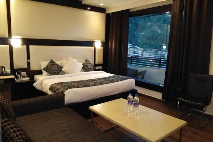 Room 7 of 38