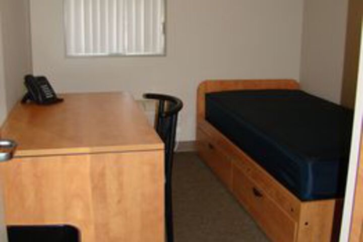Room 5 of 15