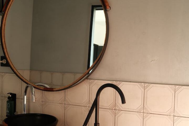 Room 51 of 86