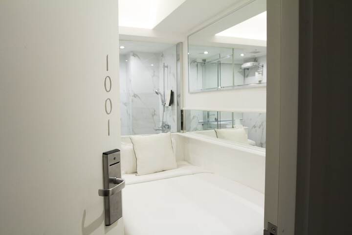 Room 29 of 53